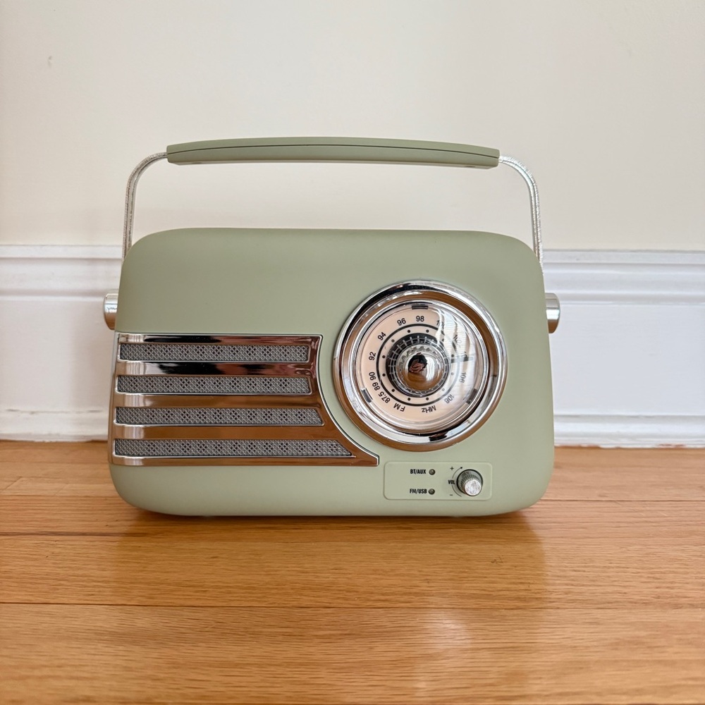 Retro Green Portable Radio